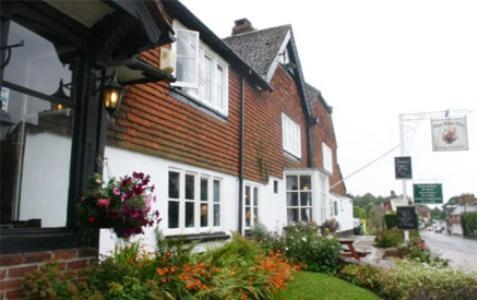 The Bear Inn And Burwash Motel Exterior photo